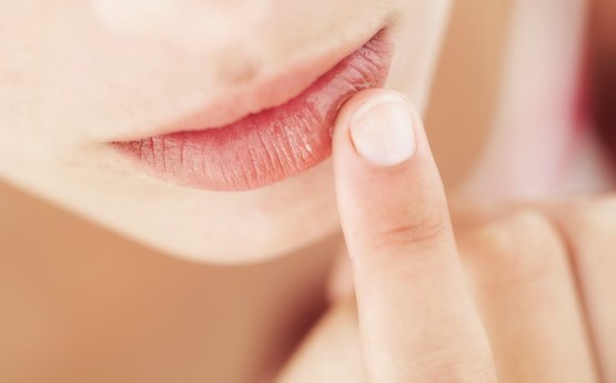 Եթե ձեր շուրթերը կամ բերանի հատվածում ճաքեր եք նկատում, ուրեմն ունեք հետևյալ առողջական խնդիրները