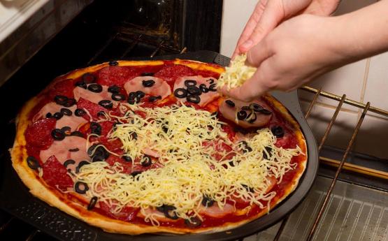 Ինչպես պատրաստել տնական պիցցա, որը ոչ միայն համեղ է ստացվում, նաև ՝ օգտակար
