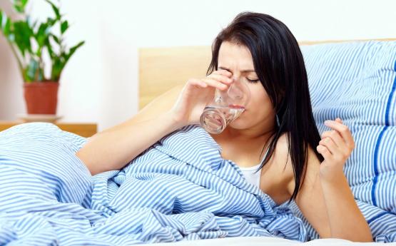 Ինչ տեղի կունենա օրգանիզմում, երբ քնելուց առաջ մեկ բաժակ ջուր խմենք