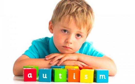 Природные методы лечения аутизма + продукты питания, которые нужно избегать